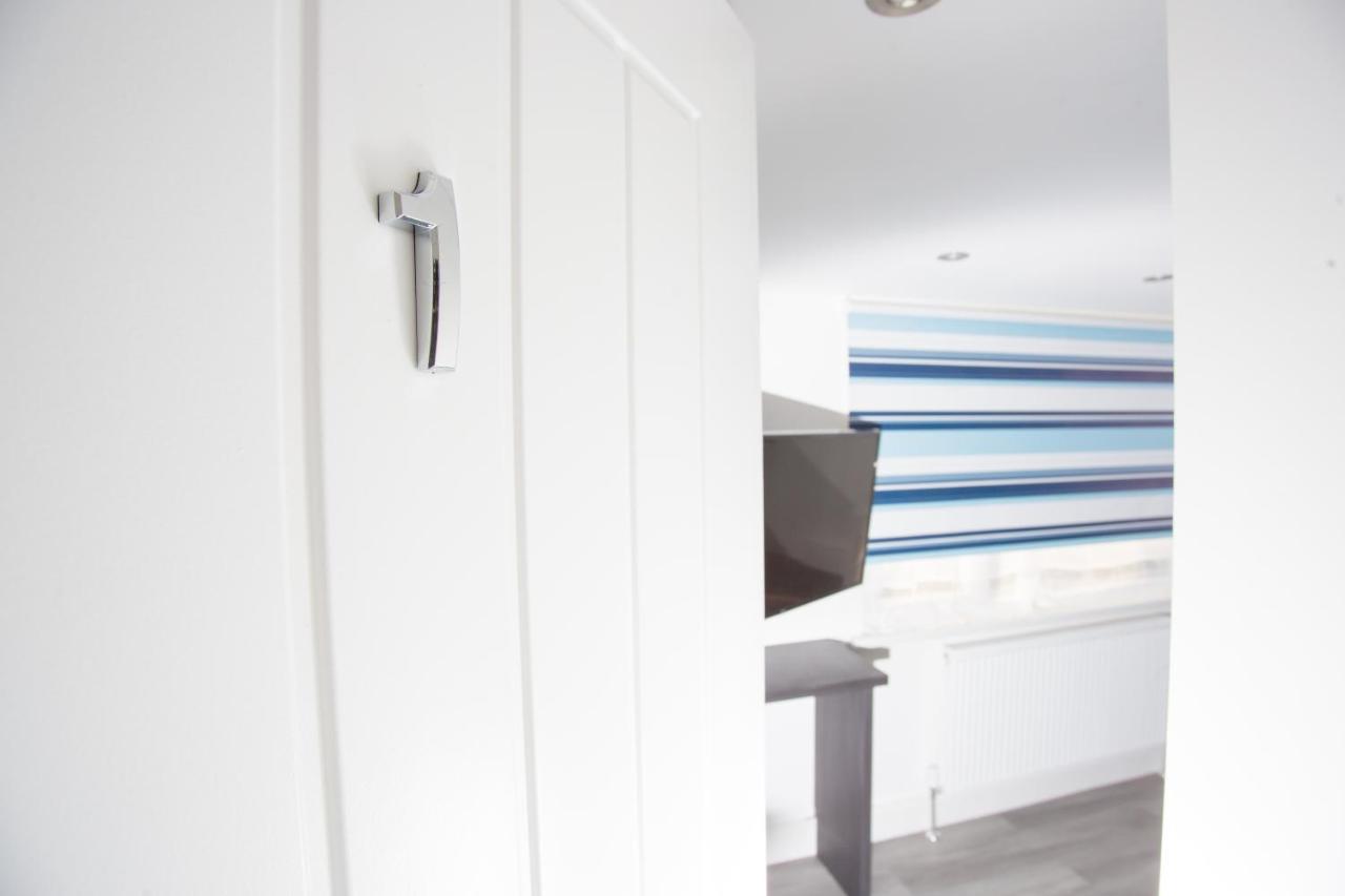 Legoland Heathrow Windsor Apartment Hotel Slough Extérieur photo