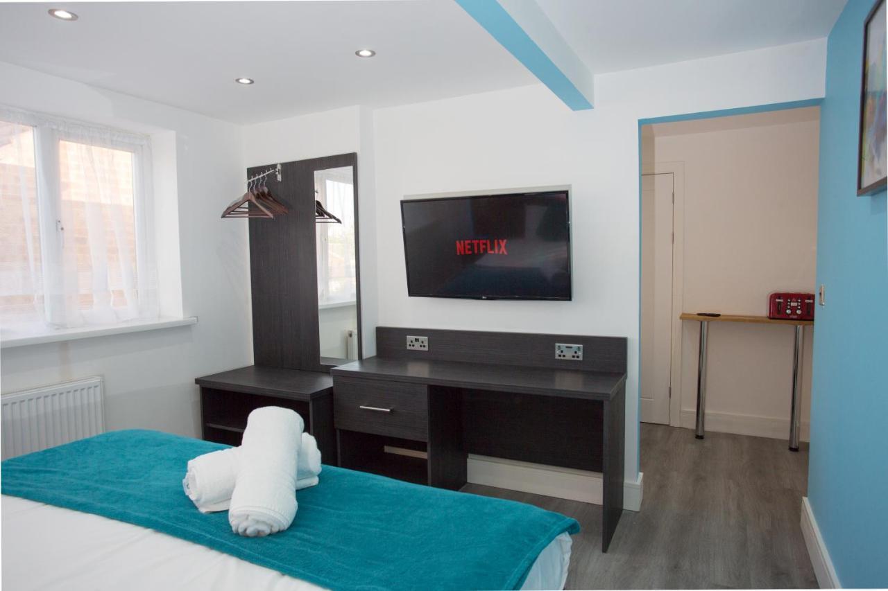 Legoland Heathrow Windsor Apartment Hotel Slough Extérieur photo