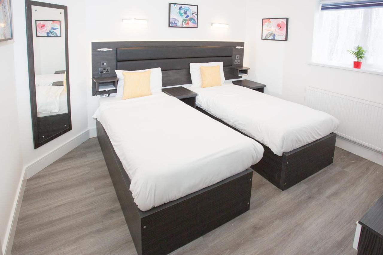 Legoland Heathrow Windsor Apartment Hotel Slough Extérieur photo
