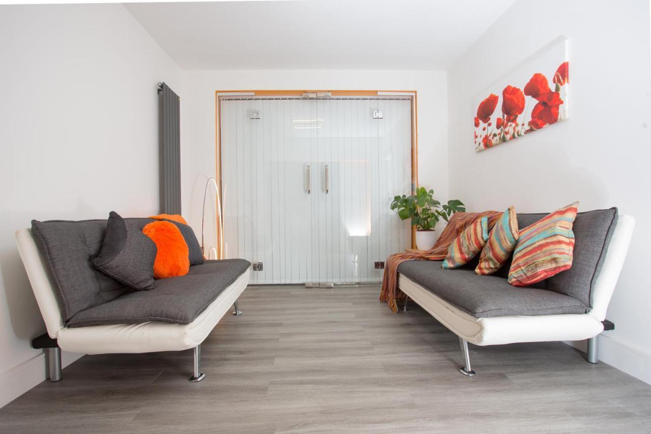 Legoland Heathrow Windsor Apartment Hotel Slough Extérieur photo