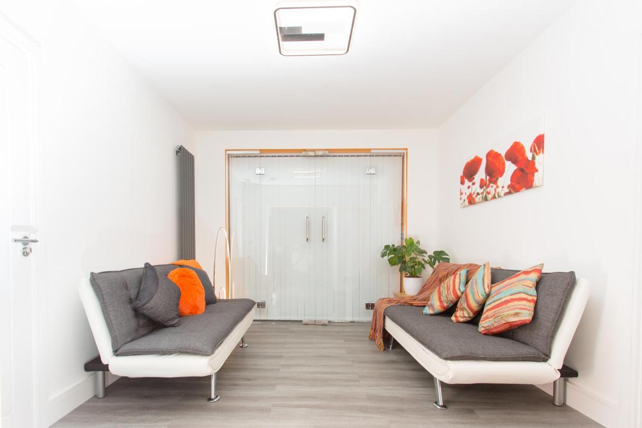 Legoland Heathrow Windsor Apartment Hotel Slough Extérieur photo