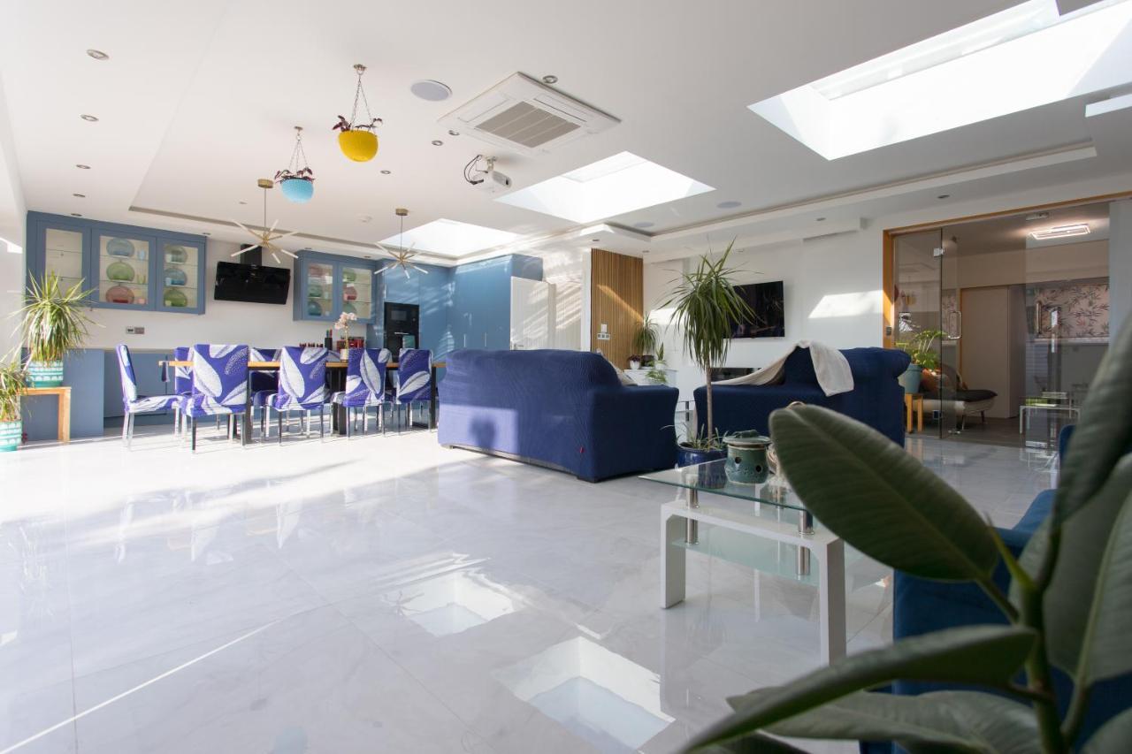 Legoland Heathrow Windsor Apartment Hotel Slough Extérieur photo