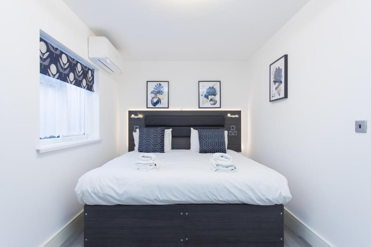 Legoland Heathrow Windsor Apartment Hotel Slough Extérieur photo
