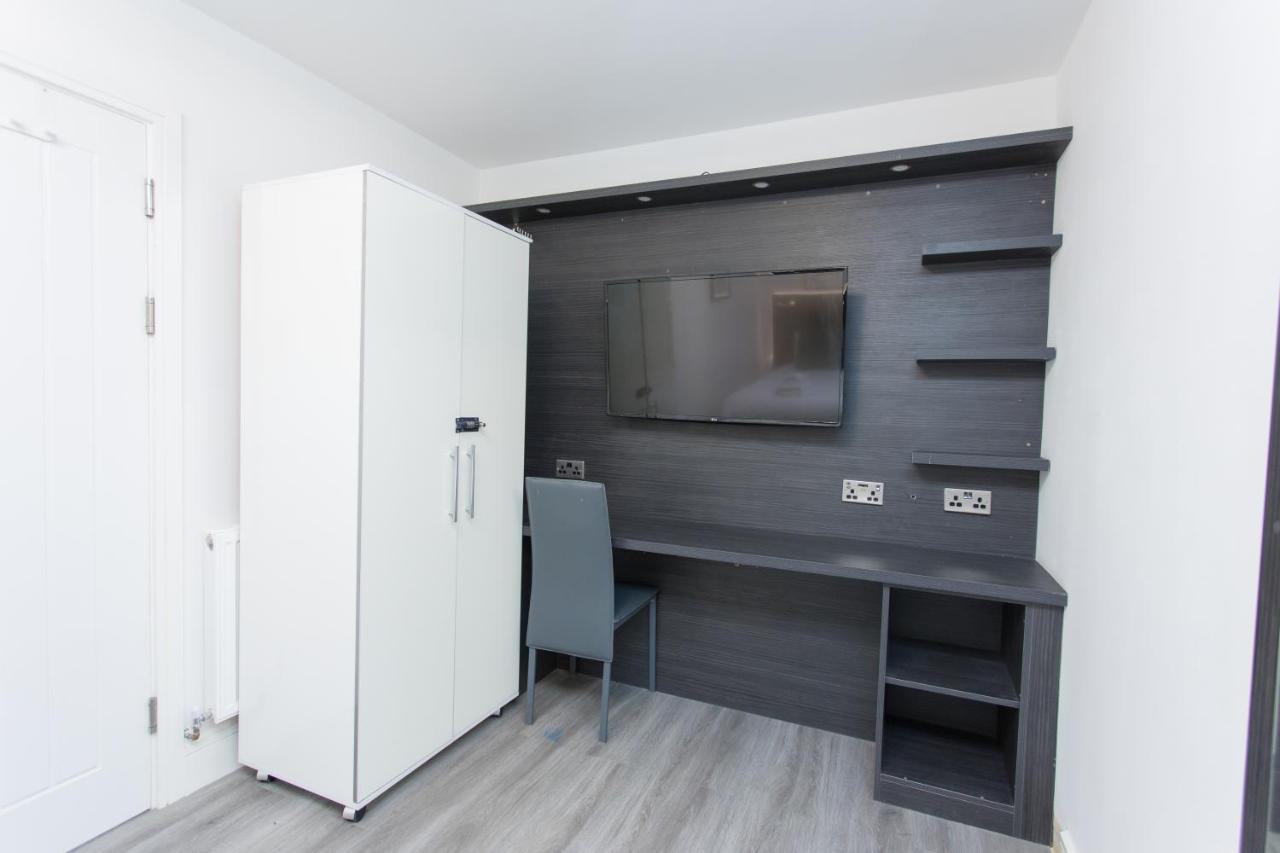 Legoland Heathrow Windsor Apartment Hotel Slough Extérieur photo