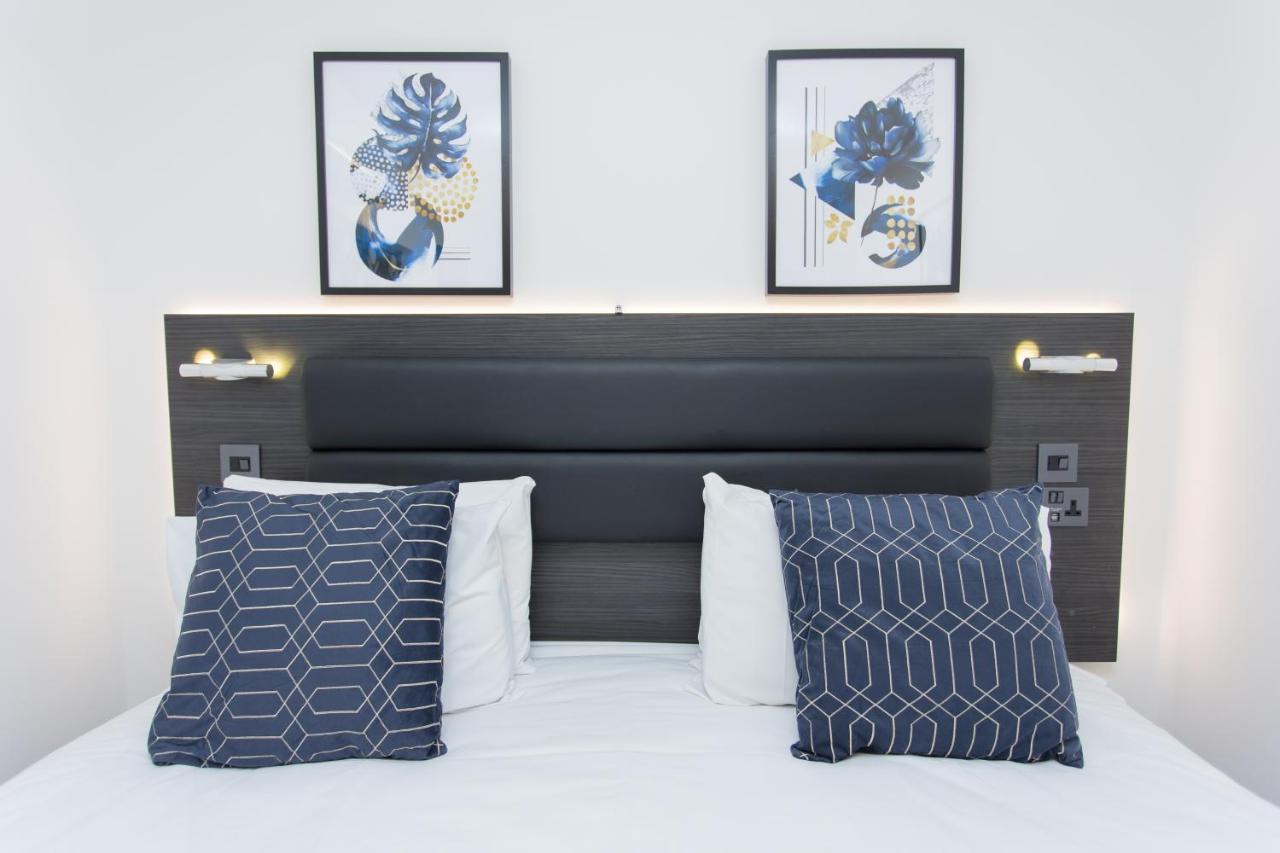 Legoland Heathrow Windsor Apartment Hotel Slough Extérieur photo
